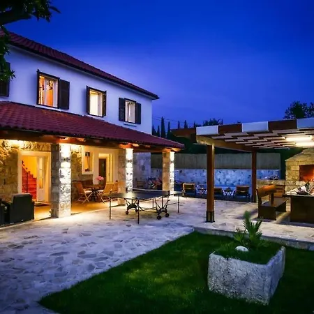 Sleeps 11 Pool Wifi Villa Zastolje