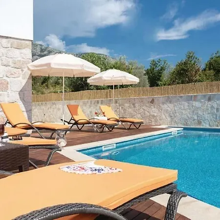 Sleeps 11 Pool Wifi Villa Zastolje