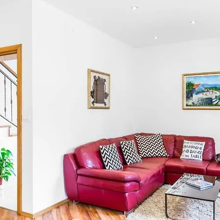 Sleeps 11 Pool Wifi Villa *