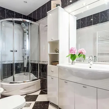 Sleeps 11 Pool Wifi Zastolje