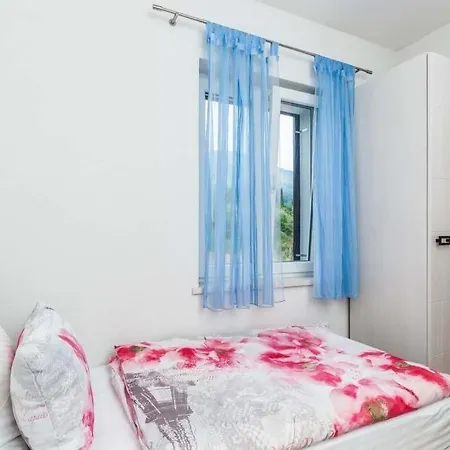 Sleeps 11 Pool Wifi * Zastolje